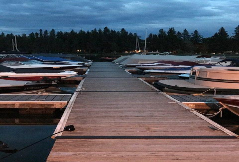 BOAT LAUNCH IS JUST A SHORT 2 MINUTE DRIVE AWAY! START SAVING UP FOR A BOAT AND TAKE YOUR FAMILY OUT ON THE LAKE - MAKE SOME AMAZING SUMMER MEMORIES!