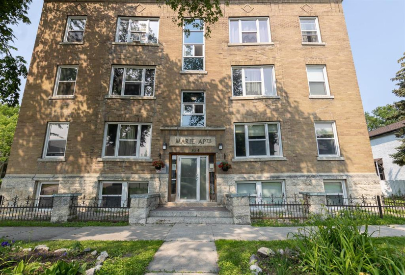 854 Alverstone, 2 Bedrooms Bedrooms, 6 Rooms Rooms,1 BathroomBathrooms,Condominium,For Sale,Alverstone