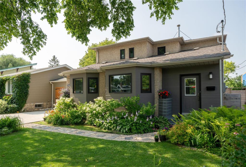 1062 Palmerston Ave is the WOW factor you've been looking for!