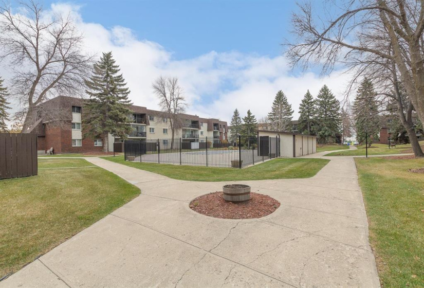 710 Kenaston, 2 Bedrooms Bedrooms, 11 Rooms Rooms,2 BathroomsBathrooms,Condominium,For Sale,Kenaston