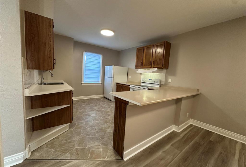 Second floor kitchen with breakfast bar