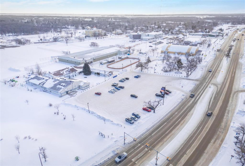 South East views.  St. Norbert Community Centre, St. Norbert Rink (indoor and outdoor), Splash park in the summer. St. Norbert Farmers Market and South down 75 to leave the city.